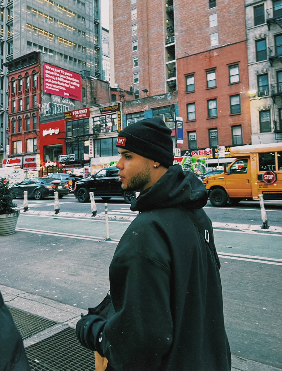 chvrlez_'s tweet image. Buscando la 🍎 #Manhattan