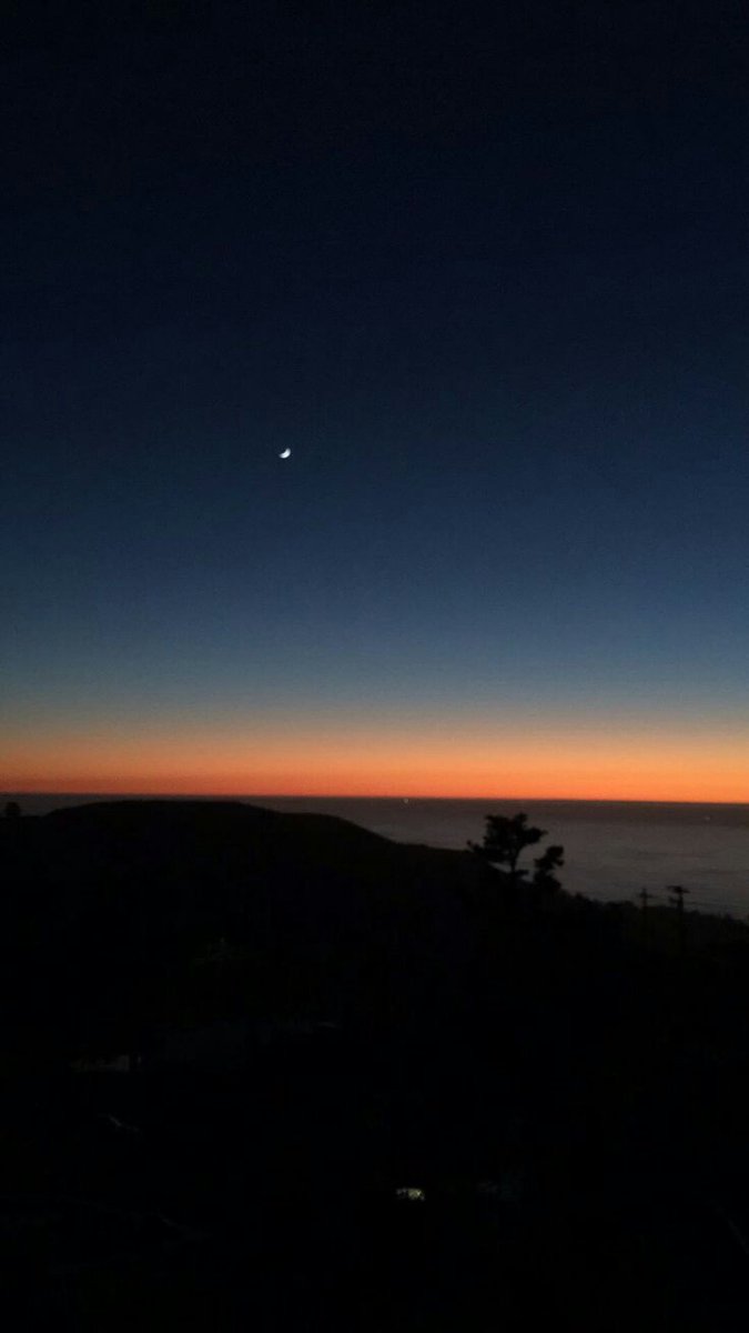 RINOCAR's tweet photo. Eres el recuerdo más bonito
que guarda mi alma, mirar la puesta de sol y hablar con las estrellas de ti, tú mi poema, mi hermosa inspiración al mirar el cielo y el mar, al escuchar tus susurros que llegan de lejos. https://t.co/e18umujm9G