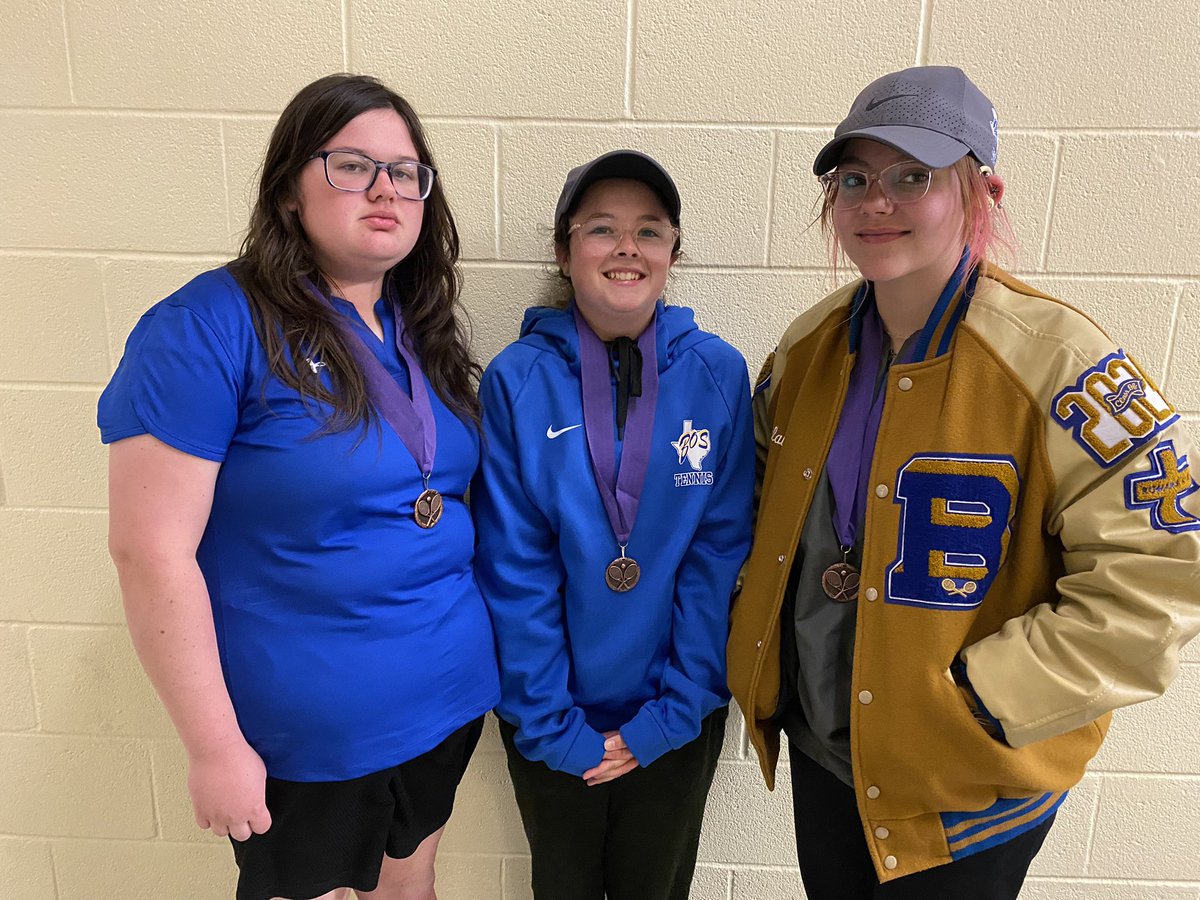 Pioneer_Tennis's tweet image. It was cold.  It was windy, but that didn’t stop us!  K. Shipp and E. Carrell took consolation Girls A Doubles. N. Warren took consolation Girls B Singles, and
W. Dunson (not pictured) took consolation Boys A Singles.  @boswellhs @emsisdathletics #bosproud #feelgoodplaygood