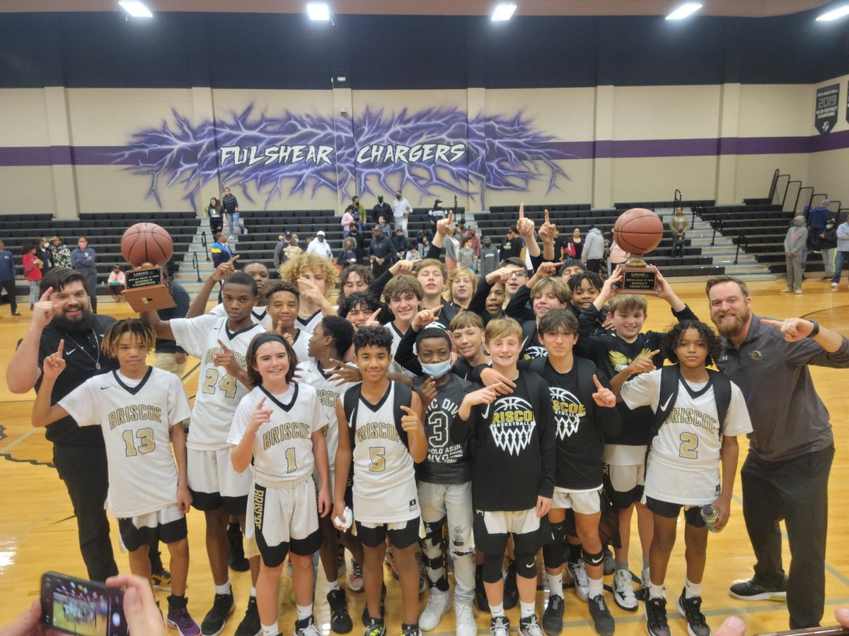 justasteague's tweet photo. 8A and 8B brought home the hardware tonight! Great way to finish an amazing season! @BJHAthletics @briscoe_eagles #districtchamps #ProtectTheNest https://t.co/MoIRPVXhsW