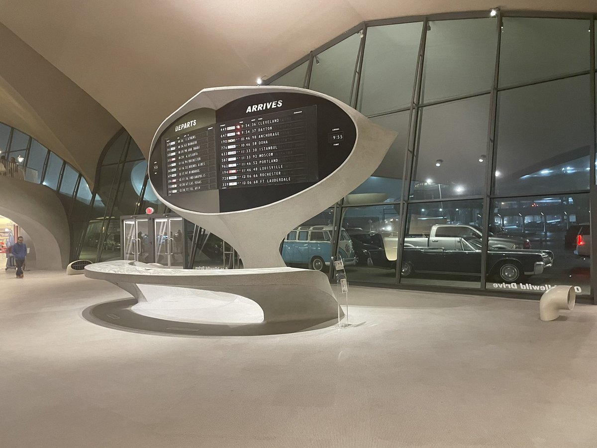 Kblith's tweet photo. @twa TWA hotel - power outage!?!? Night night https://t.co/HiWoAsNWdE