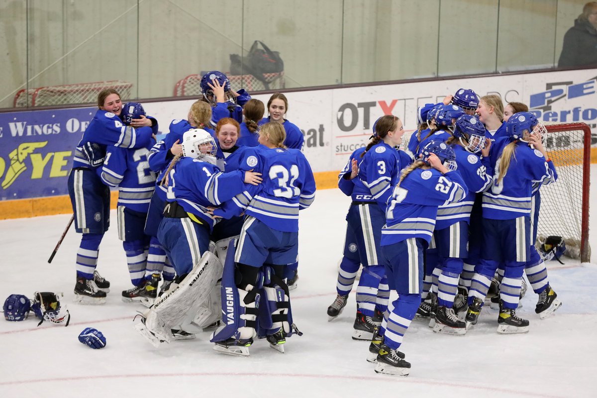 KellyHumphrey2's tweet photo. Warriors girls hockey beats Moorhead. https://t.co/LgUHBST5Nq
