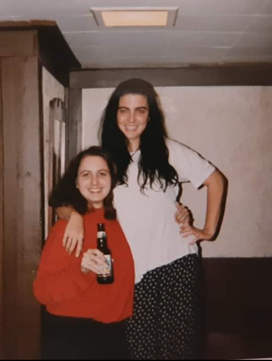 Jean_E_Body's tweet image. Almost forgot #ThrowbackThursday 
Back in the 90s lol 😆 
Goodnight 😴 
#Labatts50