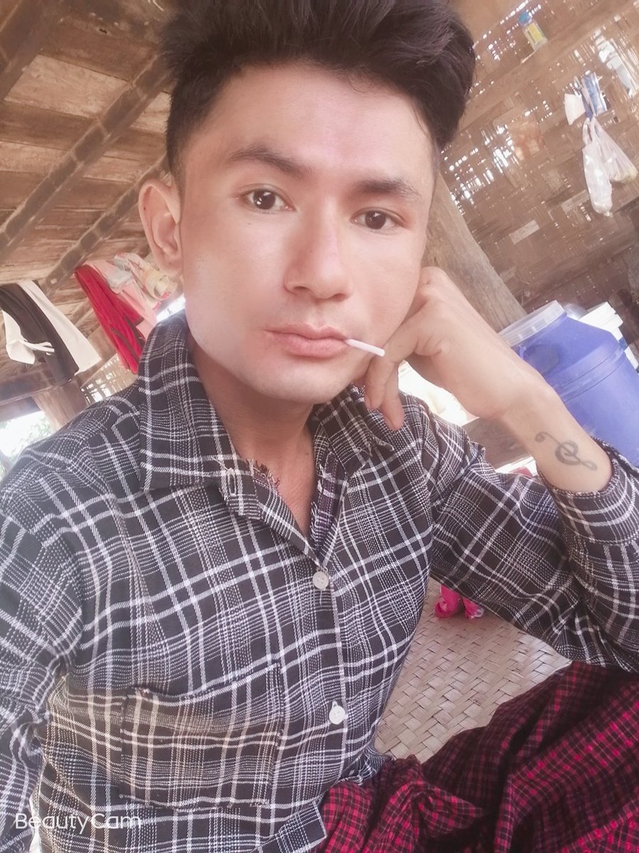 Thuya14577381's tweet photo. အိမ် မှာမနေချင်တော့ဘူ  သုံးစရာပိုက် ဆံကမရှိ https://t.co/rLp0ad0ZMY