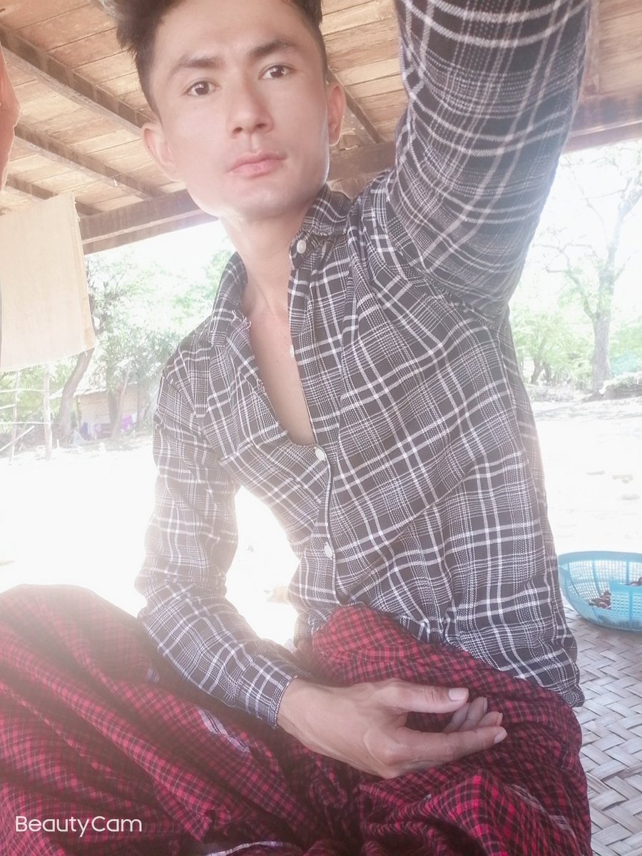 Thuya14577381's tweet photo. အိမ် မှာမနေချင်တော့ဘူ  သုံးစရာပိုက် ဆံကမရှိ https://t.co/rLp0ad0ZMY