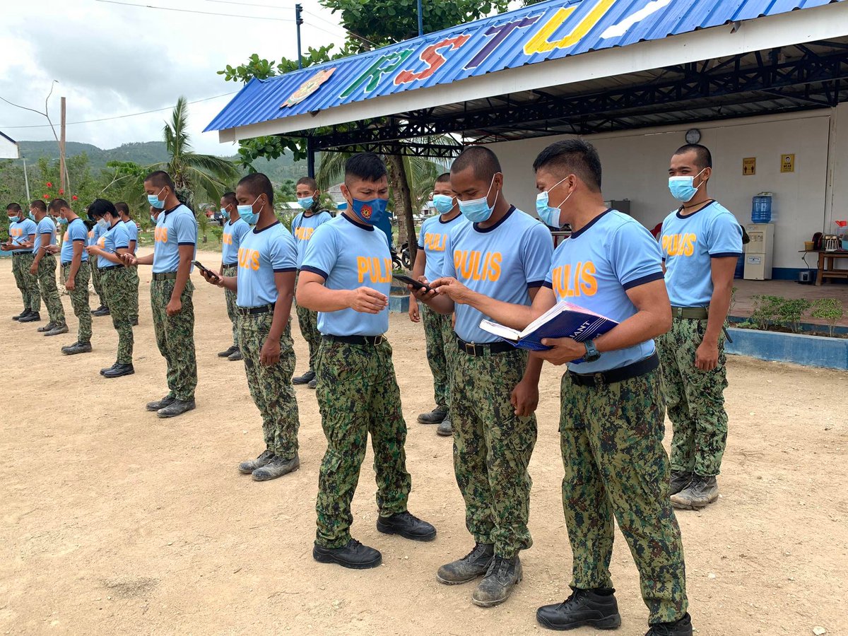 rstu7's tweet photo. On February 18, 2022 at about 8:00 AM, personnel of this unit under the supervision of PCOL PERCIVAL R ZORRILLA, Chief RSTU7 conducted random inspection of E-Sabong to the participants of PNP BISOC CL "BANGIS"  held at Camp Ceperino Genovia, Brgy. Bahay, Sibonga, Cebu. https://t.co/Sfjfmgk0Nn