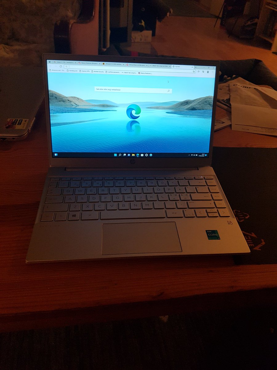 Doramusicana's tweet photo. Today described in pictures: lovely walk during the blue hour and home to my brand new HP pavilion 💙💻 #hpcomputer #Windows #myday #winter https://t.co/VnrVKnZ8t5