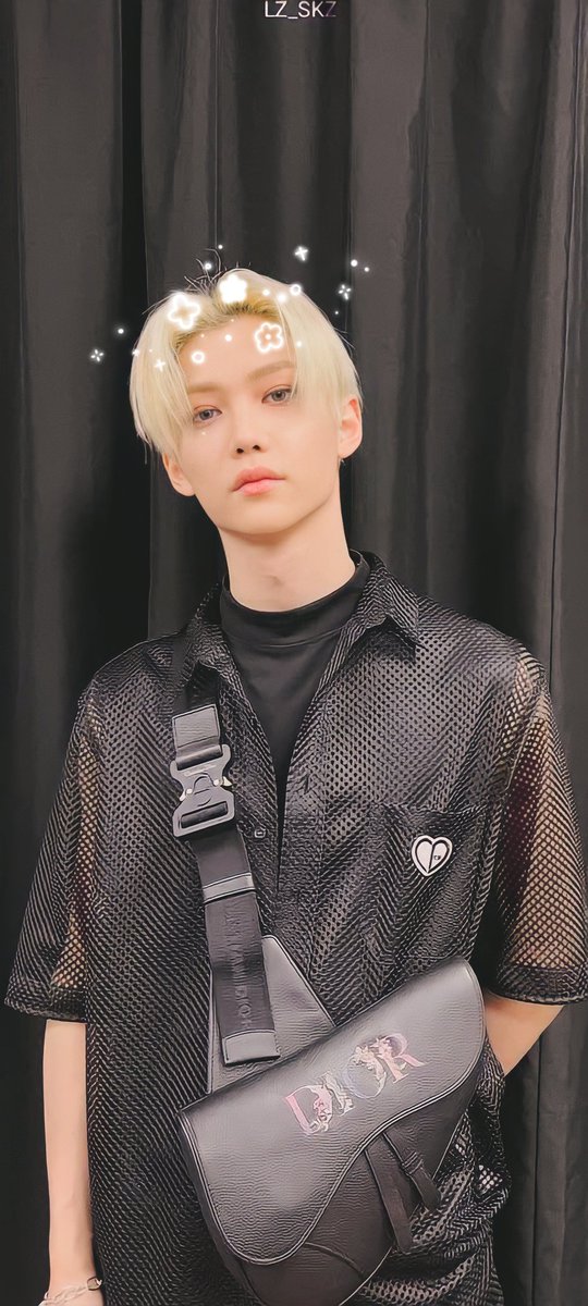 LZ_SKZ13's tweet photo. Lee Felix🐤💖

#StrayKids 
#StrayKidsLockscreen 
#Felix 
#YouMakeStrayKidsStay https://t.co/JQewLREQts