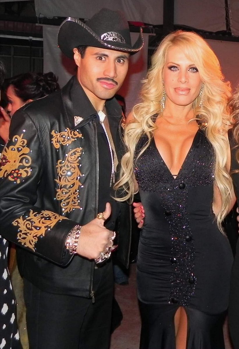 Jueves retro #tbt Año 2010. Inauguración boutique en Puebla junto a la guapa <a href="/Lorenaherrera/">Lorena Herrera</a>