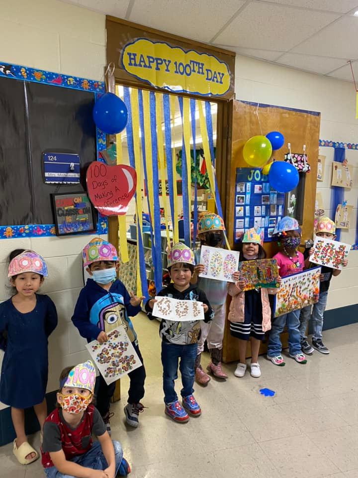 GoMightyBrahmas's tweet photo. Making a Difference at J.R. Pérez Elementary! Students, teachers and staff celebrated the #100thDayOfSchool. #KISDUnited #BrahmaStrong #BrahmaPride #SafelyLearningTogether @PerezCissy https://t.co/a6WkD7CyQI