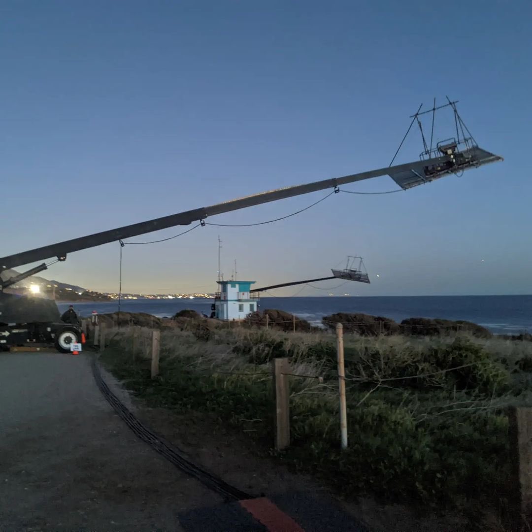 THESIXUPDATES's tweet photo. "Sunset photo taken by @mr.backyard #daisyjonesandthesix one and only Assistant rigging gaffer. A few good days at the beach. #local728 #local80 #rigginggrip #sunset #quasar #beachlife #condor #GroundPounderGrip"
ground_pounder_grip via instagram (1/3) https://t.co/w069pyg2V9