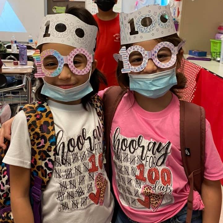 GoMightyBrahmas's tweet photo. Making a Difference at J.R. Pérez Elementary! Students, teachers and staff celebrated the #100thDayOfSchool. #KISDUnited #BrahmaStrong #BrahmaPride #SafelyLearningTogether @PerezCissy https://t.co/a6WkD7CyQI