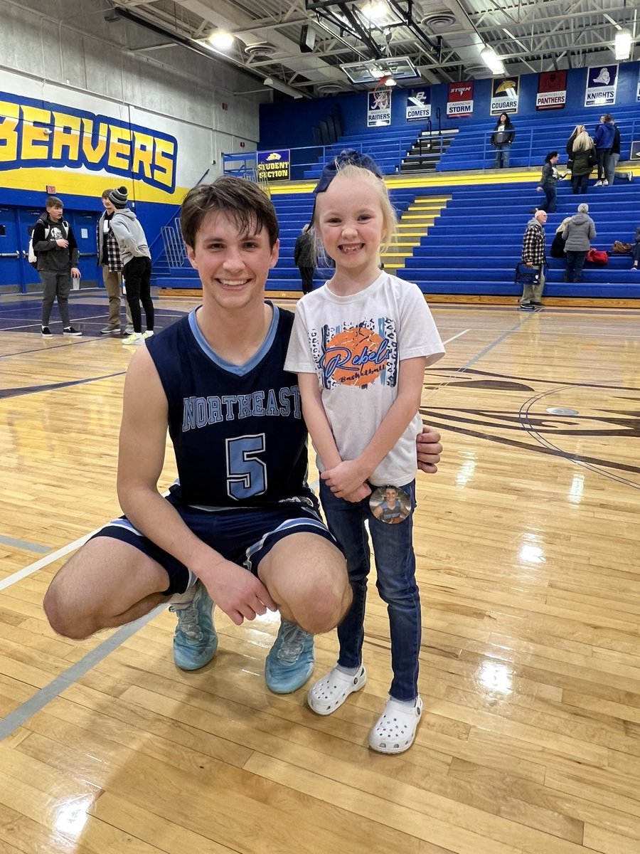 10Boxermom15's tweet photo. Gotta give a shout out to Adley’s #1 player @chughes_24! Way to bring home 25 pts and the win💪🏼 https://t.co/NyZynNmuh8