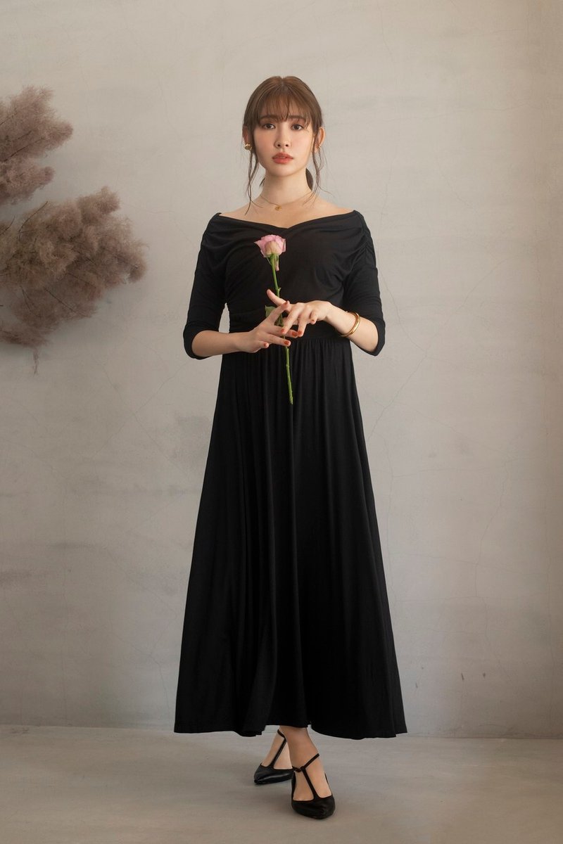 Her lip to Cache Coeur Jersey Long Dress