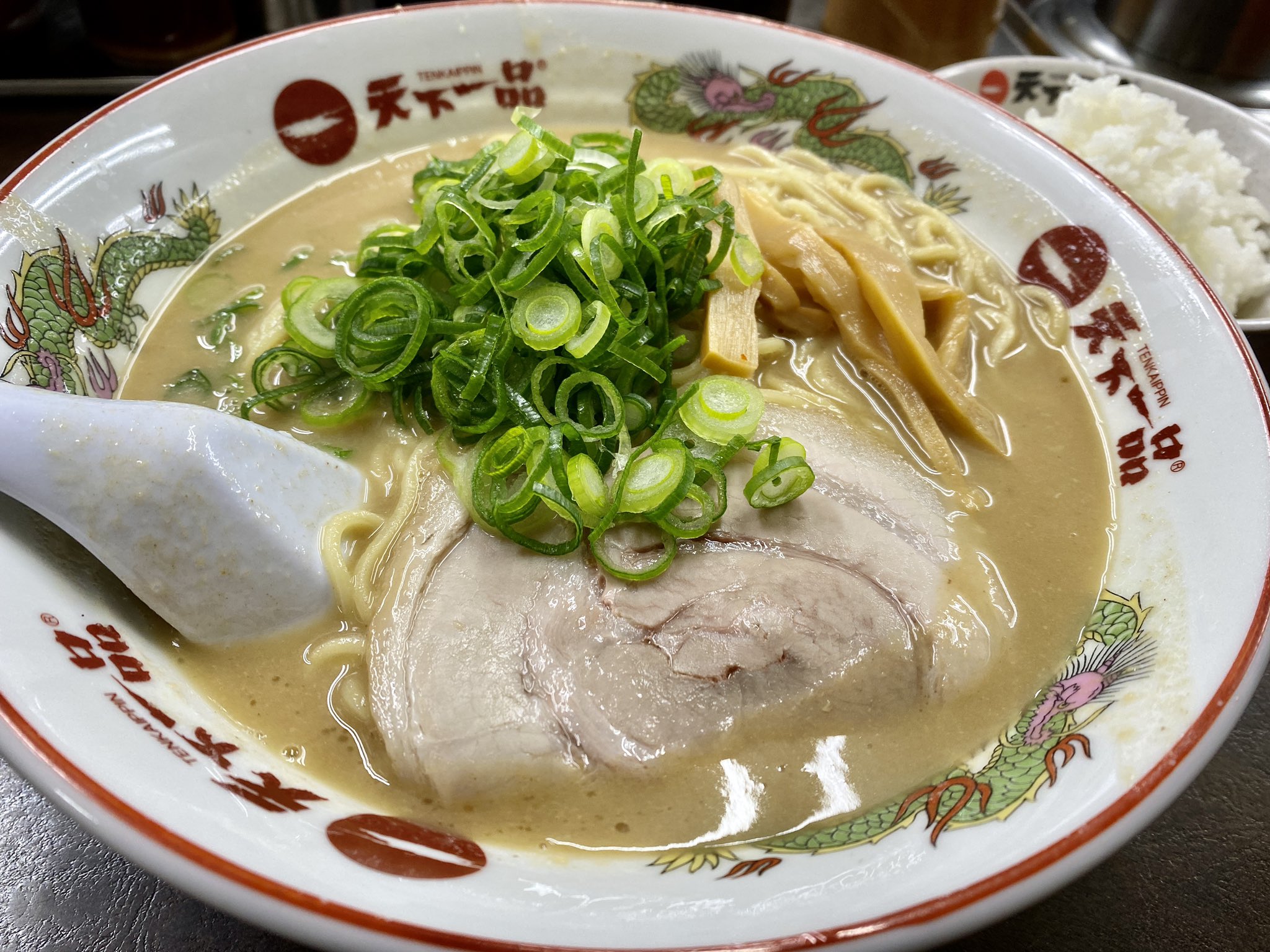 物欲さん 人生の中で 1番食べているラーメン 天下一品 個人的には江古田店が 1番美味しいと思う おばちゃんも元気そうで 良かった こってりしか勝たん 天下一品 Xsr155 T Co Sdrdig9tke Twitter