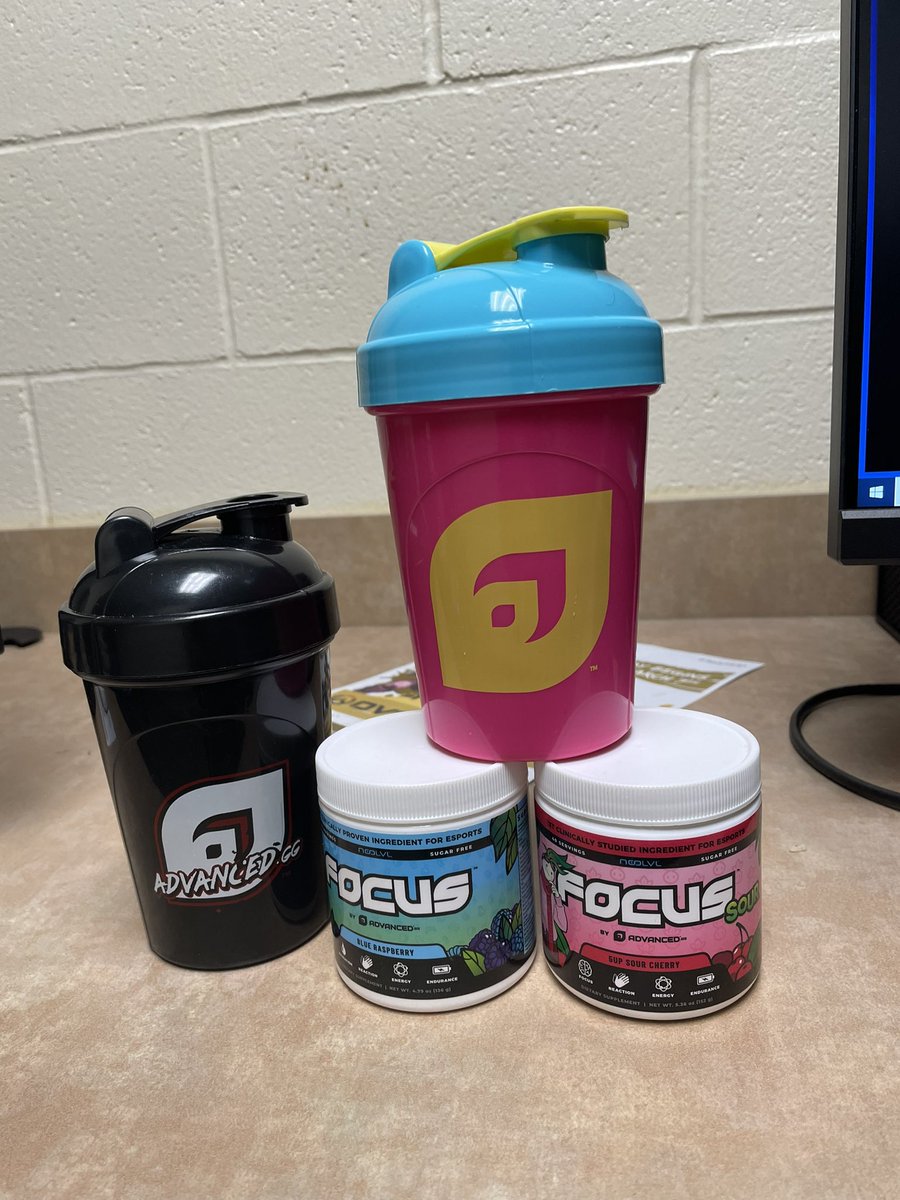 GIVEAWAY TIME! 🥳🥳

We want to giveaway some codes for a free tub to the ranked play grinders! 

RT this tweet and reply with a SS with your highest rank by Feb 25th and you could win! 

#WingsUp🦅 | #EaglesFOCUS