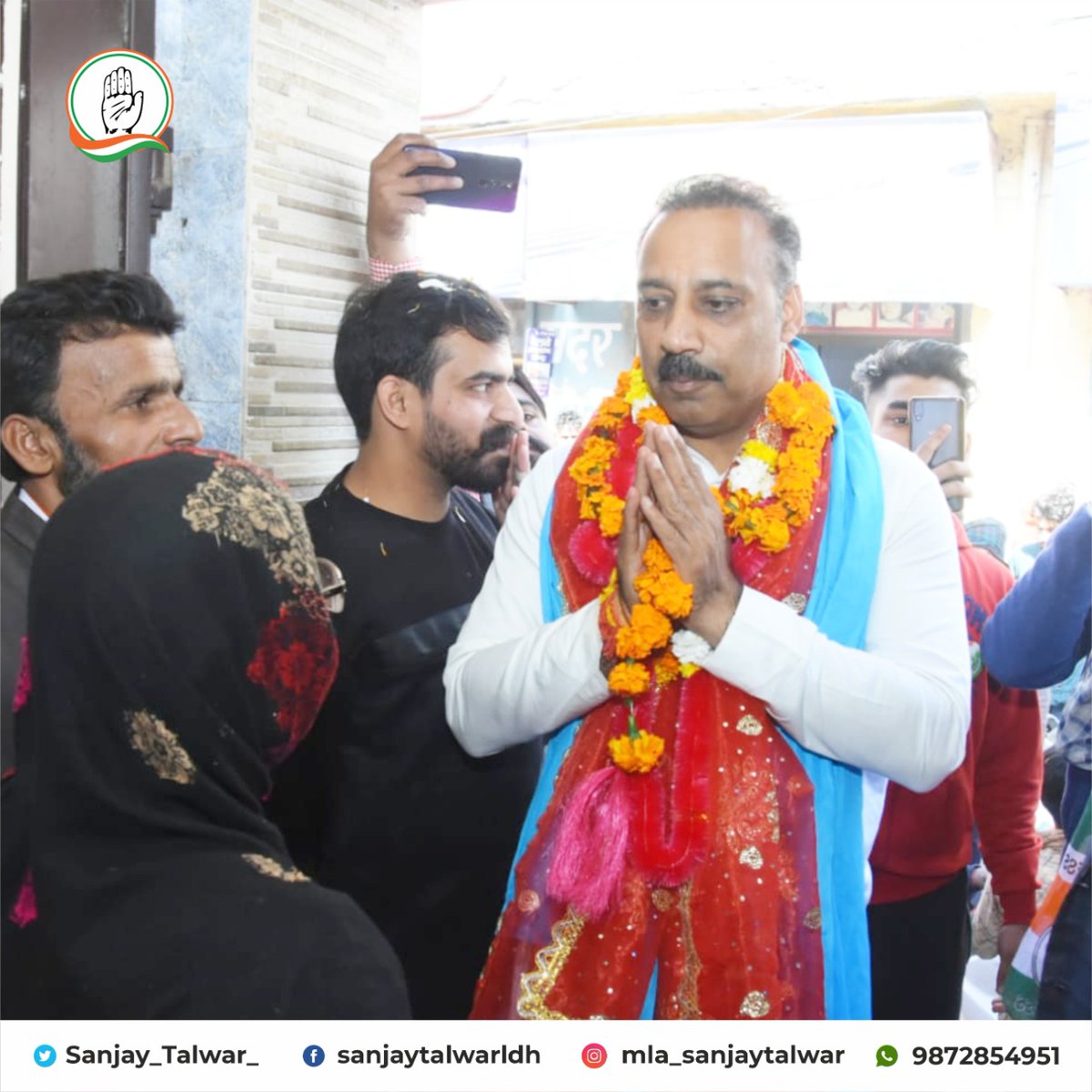Sanjay_Talwar_'s tweet photo. ਵਾਰਡ ਨੰ. 21 ਵਿਖੇ ਹਲਕਾ ਨਿਵਾਸੀਆਂ ਨਾਲ ਚੋਣ ਪ੍ਰਚਾਰ ਦੌਰਾਨ ਮੇਰੇ ਆਪਣੇ ਲੋਕਾਂ ਦਾ ਮੇਰੇ ਲਈ ਦਿਖਾਏ ਭਰਵੇਂ ਸਮਰਥਨ, ਵਿਸ਼ਵਾਸ 'ਤੇ ਭਰੋਸੇ ਲਈ ਮੈਂ ਉਨ੍ਹਾਂ ਦਾ ਦਿਲੋਂ ਸ਼ੁਕਰਗੁਜ਼ਾਰ ਹਾਂ।

#LokaanDiSarkar #HarPalTuhadiSevaVich #Congress #PublicWelfare #PublicService #LudhianaEast #ElectionMeeting https://t.co/uXOEqGGkDJ