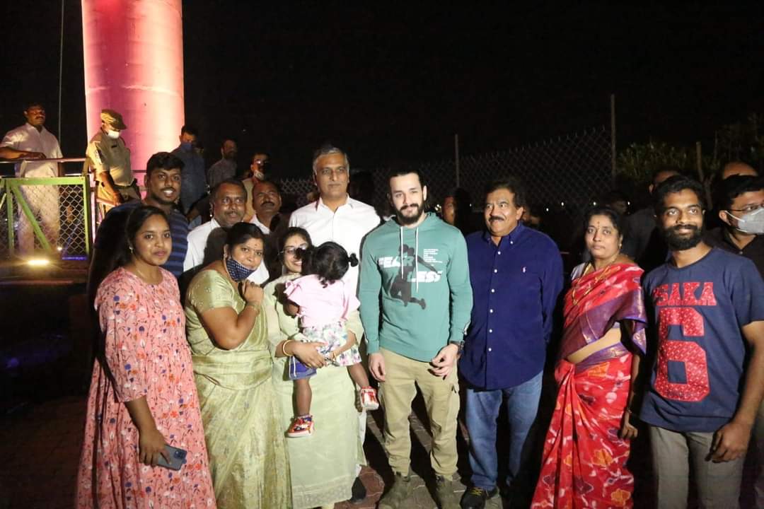 HiSiddipet's tweet photo. After inaugurated the Cm kcr cricket trophy. Actor Akhil akkineni and Minister Tanneeru harish rao Visited Komati cheruvu and Ranganayaka sagar at Siddipet
#AkhilAkkineni #tanneeruharishrao
#Agent #Bangarraju #Siddipet #సిద్దిపేట #Nagarjuna #Nagachaitanya #KCR #ktr #harishrao https://t.co/4Ut9RMVyRG
