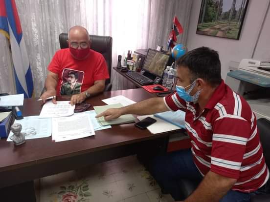 Porque #nopodemosparar es que hoy nos reunimos en la Dirección Provincial de Cultura de #CiegodeAvila  con sus máximos representantes para juntos dar certeros pasos hacia  #trovandote2022.

 #nuevatrova50 #formell80  #canciondeautor #ciegodeavila #nopuedoparar #ahscav #AHSCuba