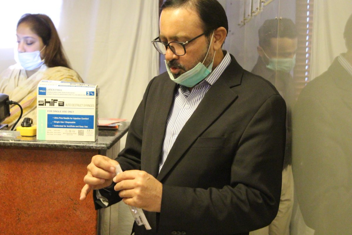 SyahImpex's tweet photo. 𝗦𝗵𝗶𝗳𝗮, recently sponsored an Auto Destruct Syringe Awareness Program in partnership with ICSP at United Hospital Khi on #infectioncontrol &amp; #prevention in #healthcare facilities.The event was graced by Mr. Aqeel Siddiqui and Dr. Sabika.
#shifa #Health #adsyringe #etecampaign https://t.co/SBinki8FFH