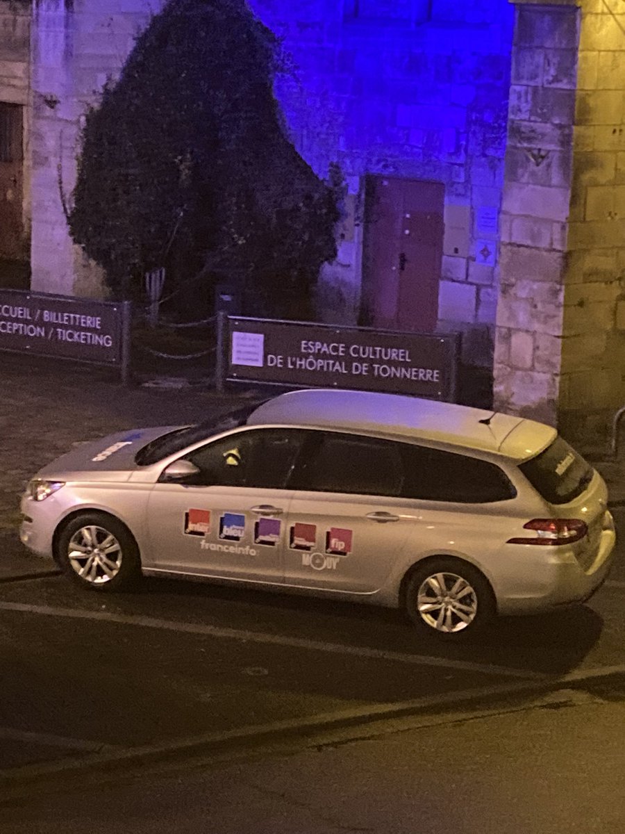 Frédéric Carbonne (@fcarbonne) on Twitter photo Bienvenue à bord <a href="/franceinfo/">franceinfo</a> #onvousecoute toute la journée à Tonnerre dans l’Yonne. Pouvoir d’achat, la chasse dans la campagne, et un cahier de doléances féministe. Premier rendez vous 8h10 Bienvenue à bord <a href="/franceinfo/">franceinfo</a> #onvousecoute toute la journée à Tonnerre dans l’Yonne. Pouvoir d’achat, la chasse dans la campagne, et un cahier de doléances féministe. Premier rendez vous 8h10