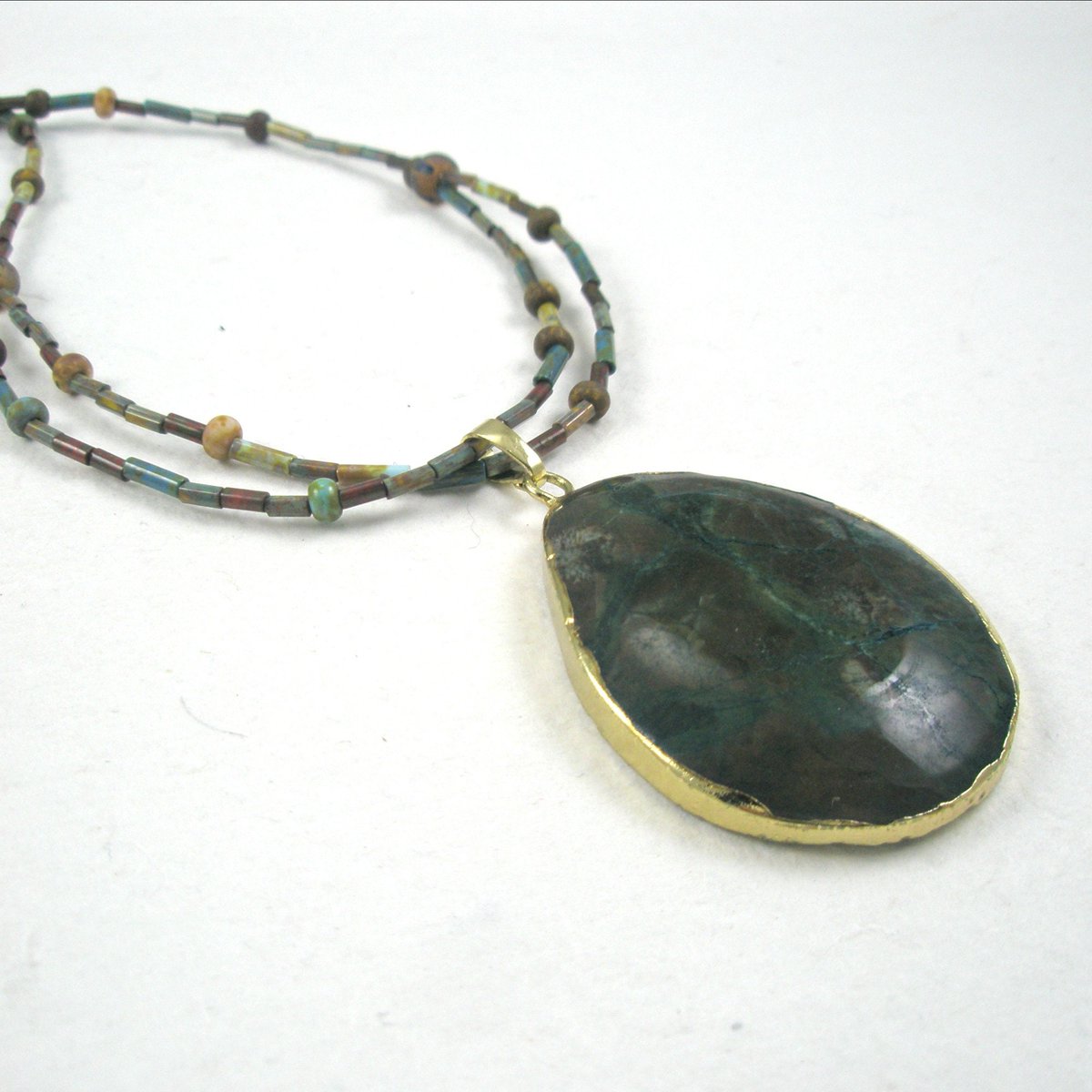 Green Jasper Drop tuppu.net/e30ac4ad #Etsy #Stoneberri #StonePendant