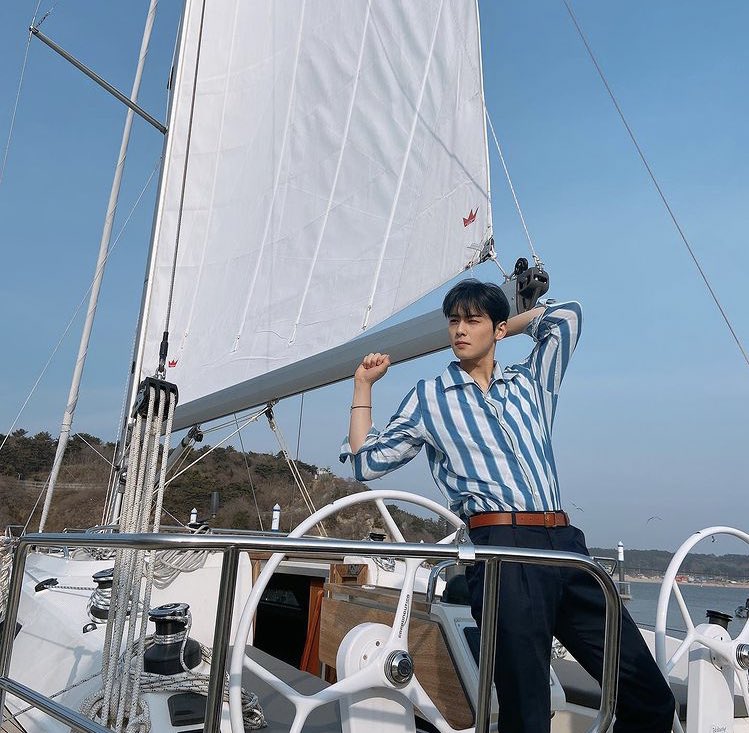 nagyoyosii's tweet photo. ⠀
     ⠀   
    nagyoyosii sns update. 
          
         📍 Jeju Island

          ⌚ 6:25 | 021822

          "mamimingwit lang ng isda sa may tabi, wala pa kaming ulam." 

⠀ https://t.co/uJKhmcRvvD