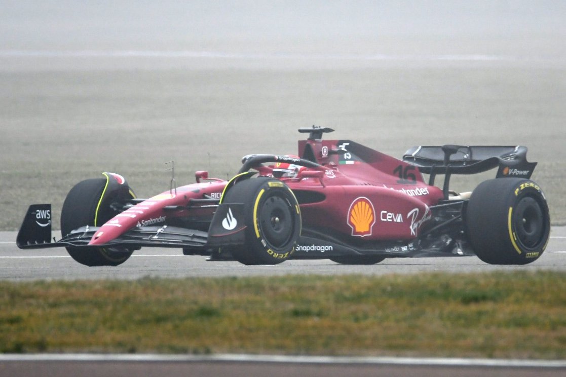 El Ferrari F1-75 se esta estrenando en Fiorano

Es un escandalo este coche