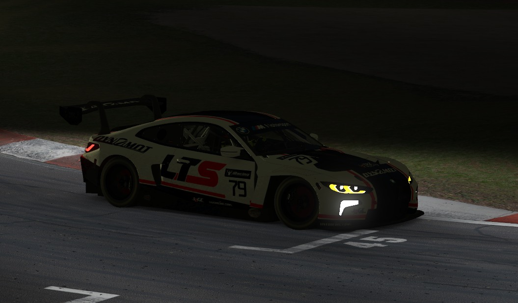 Brutal carrera la que hicieron ayer nuestros pilotos <a href="/EmilioV23740686/">Emilio Vicente</a> y @RN79gaming en la #gt3challenge de @driversparadeCb consiguiendo ambos una magnífica P7 en sus respectivos Splits.

ENHORABUENA CHICOS! 🙌🙌🙌
