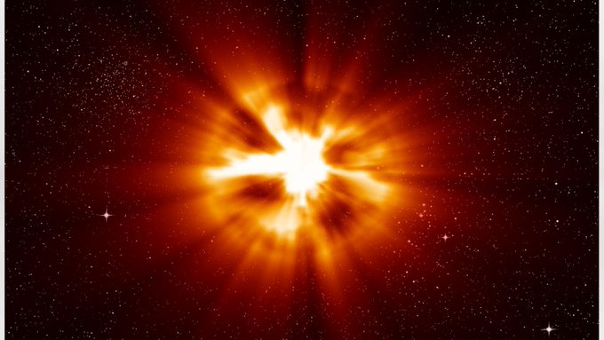 Какие звезды могут взорваться. Взрыв сверхновой звезды. Рождение сверхновой звезды. Взрыв звезды и рождение сверхновой. Вспышка сверхновой.