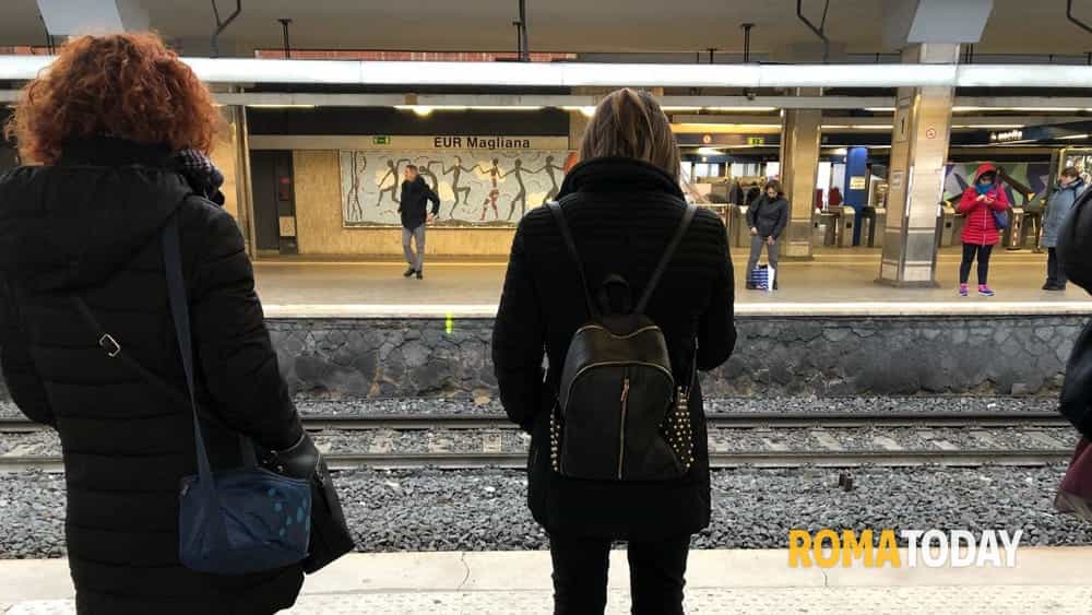 romatoday's tweet image. La metro B di Roma è stata sabotata e per due ore è andata in tilt dlvr.it/SKCJ3T