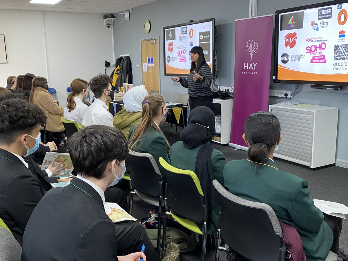 ReachingWiderSE's tweet image. Hoffem ddiolch yn fawr i @josephacoehlo ac @manjeetman am fynychu'@cardiffmet ar gyfer #scribblers daith - cafodd y disgyblion amser gwych! @hayfestival