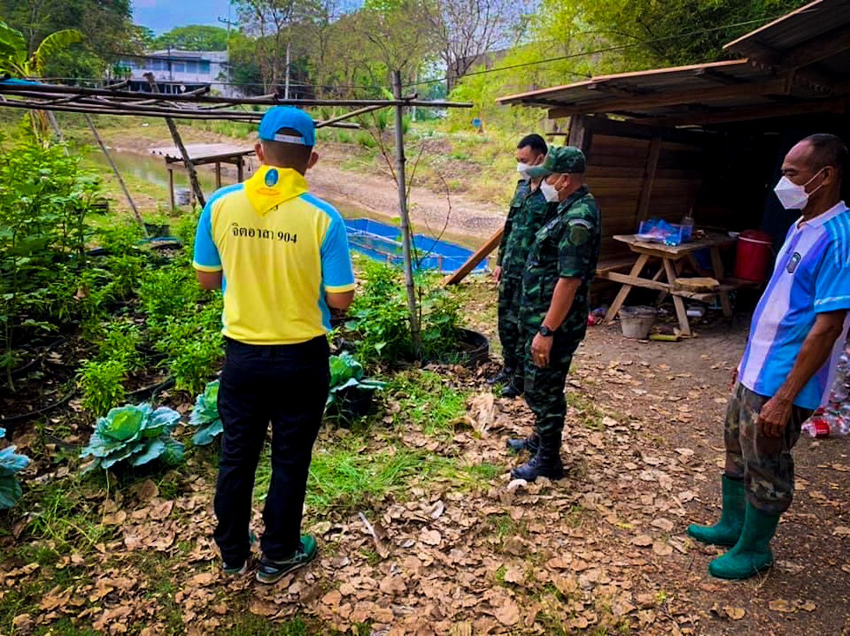artillery_11's tweet photo. “โคก หนอง นา ศูนย์การเรียนรู้วิถีพอเพียง ภายในหน่วยทหาร”

พล.1รอ.โดย ป.1พัน.11รอ.ดำเนินการจัดวิทยากรจิตอาสา 904 ลงพื้นที่บริเวณ ป.พัน. 721 เพื่อปรับปรุงพื้นที่ พัฒนาเป็นศูนย์การเรียนรู้โคก หนอง นา เรียนรู้วิถีพอเพียง ณ ป.พัน.721
#จิตอาสาพระราชทาน
#กองพลที่1รักษาพระองค์
#บ้านปืน11 https://t.co/SWwz8DYFBy