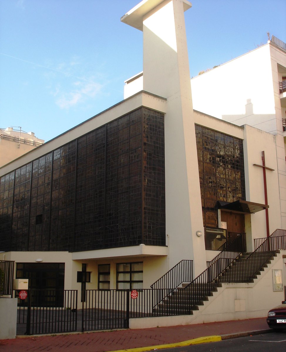 ParoisLevallois's tweet photo. En cette #fete de Sainte #Bernadette #Soubirous, nous pensons à l’#eglise du même nom à #Levallois, avec son #vitrail de #maxingrand représentant la #creation #beauté #art #culture https://t.co/e3fnOsc2hi