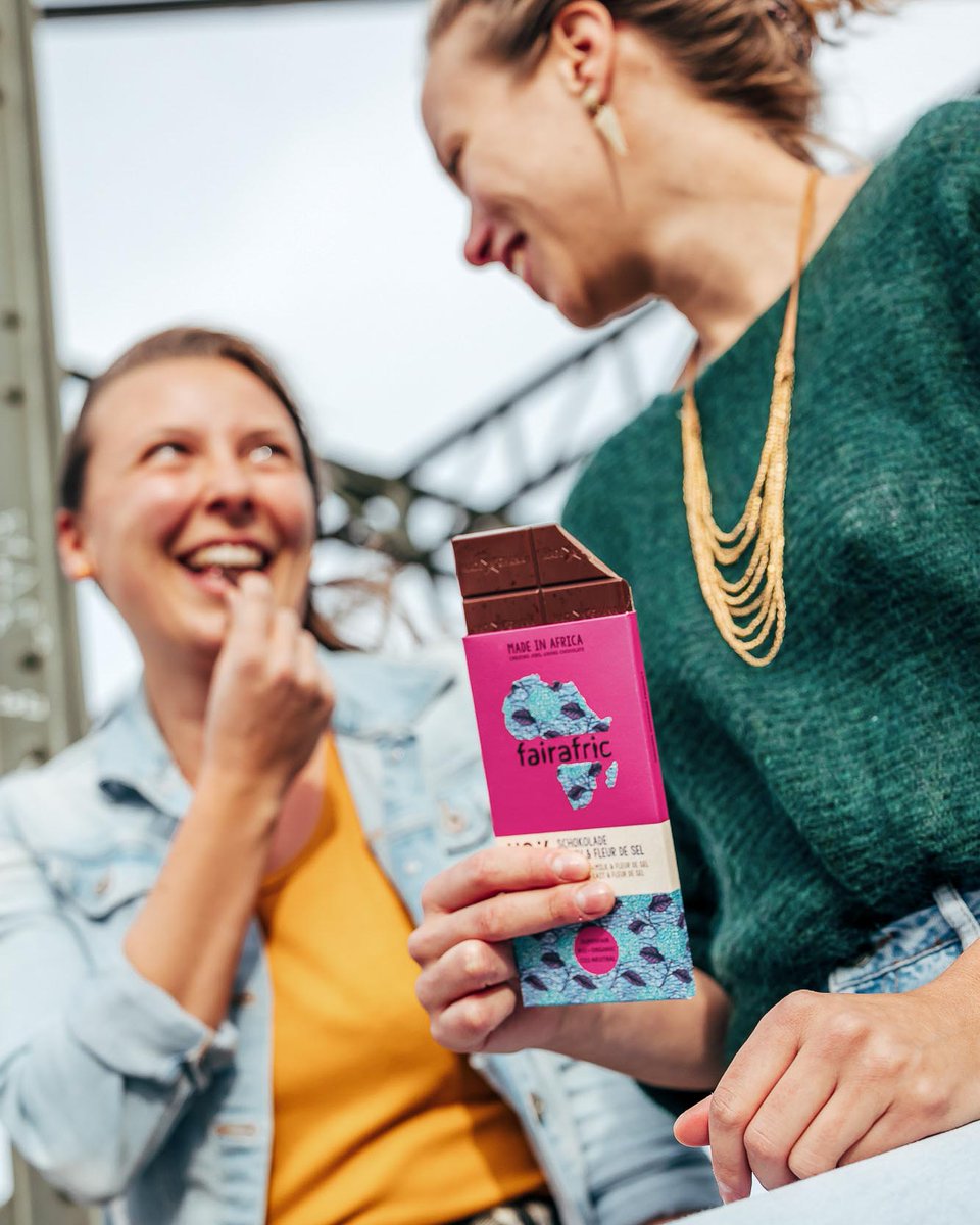 Julia, our Managing Director Europe, and Elli, our  Sales Managerin, are calling it a day with our delicious organic chocolate 🍫 Have a nice weekend, lovelies!