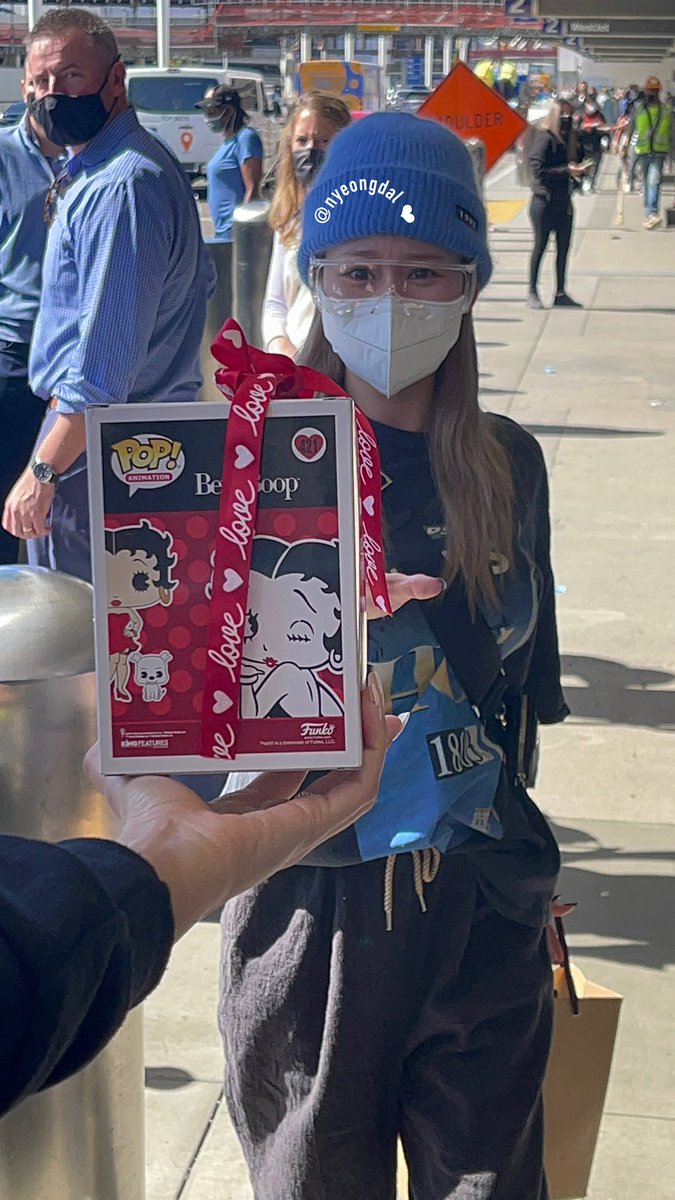 duckba11's tweet photo. ㅋㅋㅋㅋㅋㅋㅋㅋ 선물로 이거 받은 거 같애 베티붑 피규어 받고 눈 커진 사나 https://t.co/gFHGjTSdDy