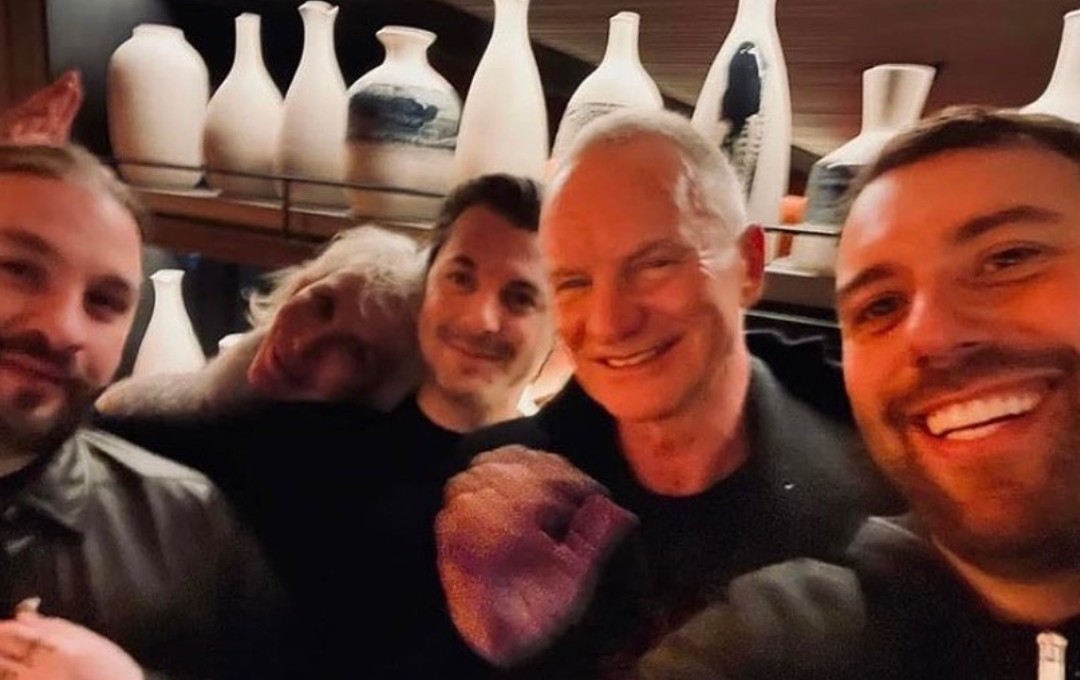 Todosobresting's tweet photo. La próxima colaboración de Sting será con Swedish House Mafia. Parece que hay muy buena conexión con la banda sueca. Ayer se reunió con ellos en Nueva York. ¿Será "Redlight" una especie de cover de "Roxanne" o será algo completamente nuevo? https://t.co/DepSNw2i2m