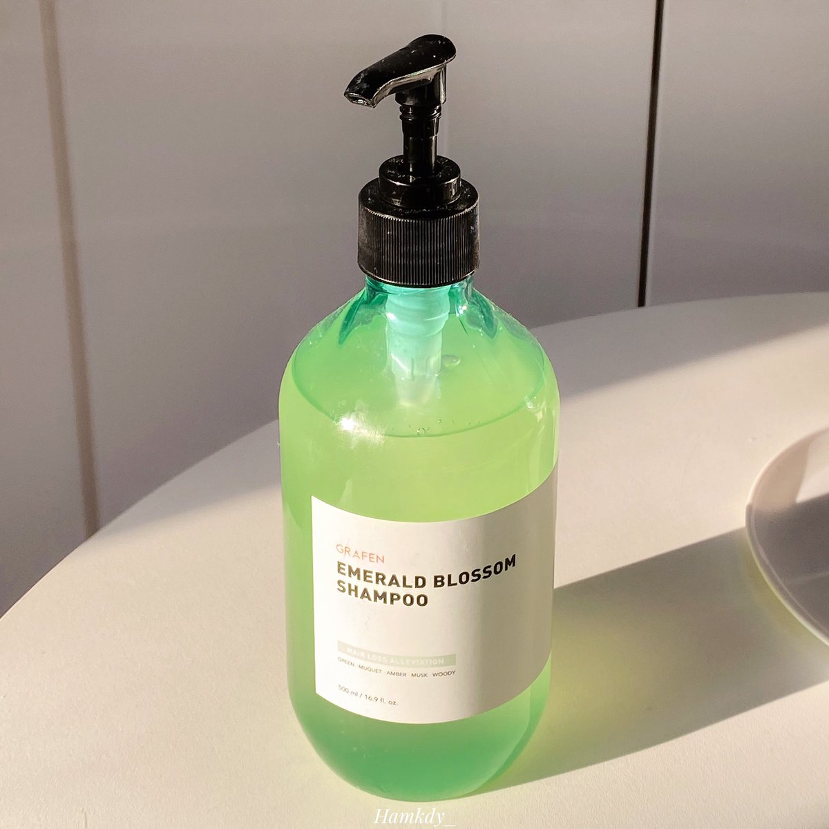 Hamkdy_'s tweet photo. กรี้ดPerfume shampoo ขวดนี้มากก หอมแบบหอมเลยอะ เหมือนLanvin ขวดม่วงในตำนาน🔮 กลิ่นหอมสดชื่น ที่ชอบอีกอย่างคือหัวไม่แห้ง สบายหัวสุด ผมไม่ลีบแบนด้วย มีความฟูนิดนึง(เพราะไม่มีซิลิโคน) แต่ผมนุ่มลื่นมากกก

มีแจก 3 รางวัล RT + ฟอล IG : grafenofficial.th+แคปมาเม้นใต้นี้ ประกาศ 24 กพค่า https://t.co/6GBDK0qPw2
