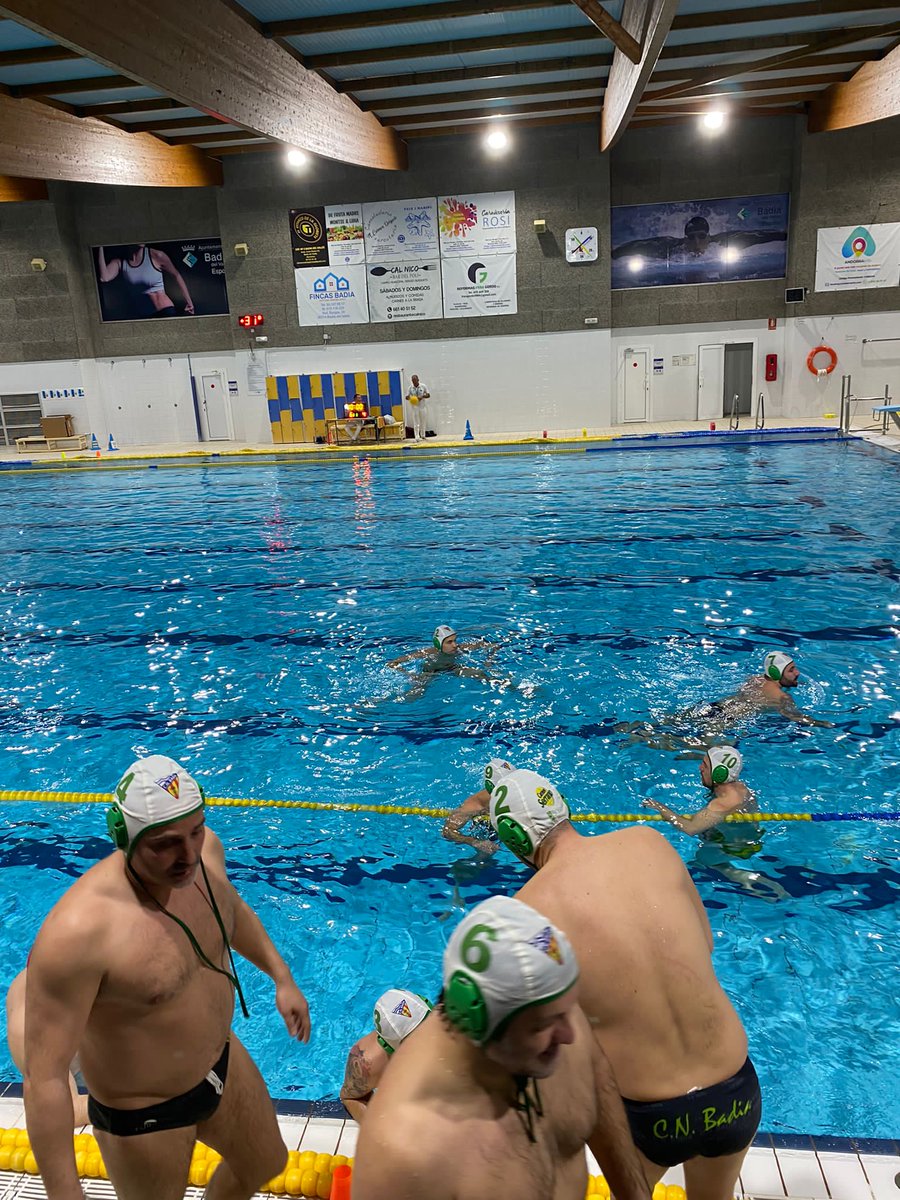 cnbadia's tweet photo. Derrota de nuestros #MasterBadia @cnbadia ante @UEHorta . Un mal final nos ha hecho perder la ventaja de 7-5 y hemos acabado en 8-12.
A seguir luchando y disfrutando de este deporte #waterpolo
#cnbadia #mesientomaster #nuncaestarde #patrocinadores https://t.co/O4kEBs5taM