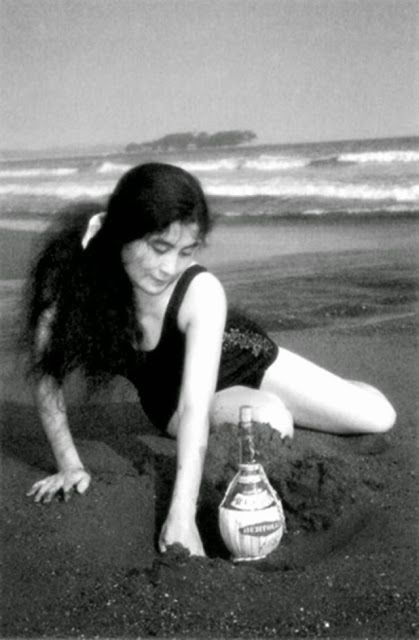 Happy birthday Yoko Ono ! 