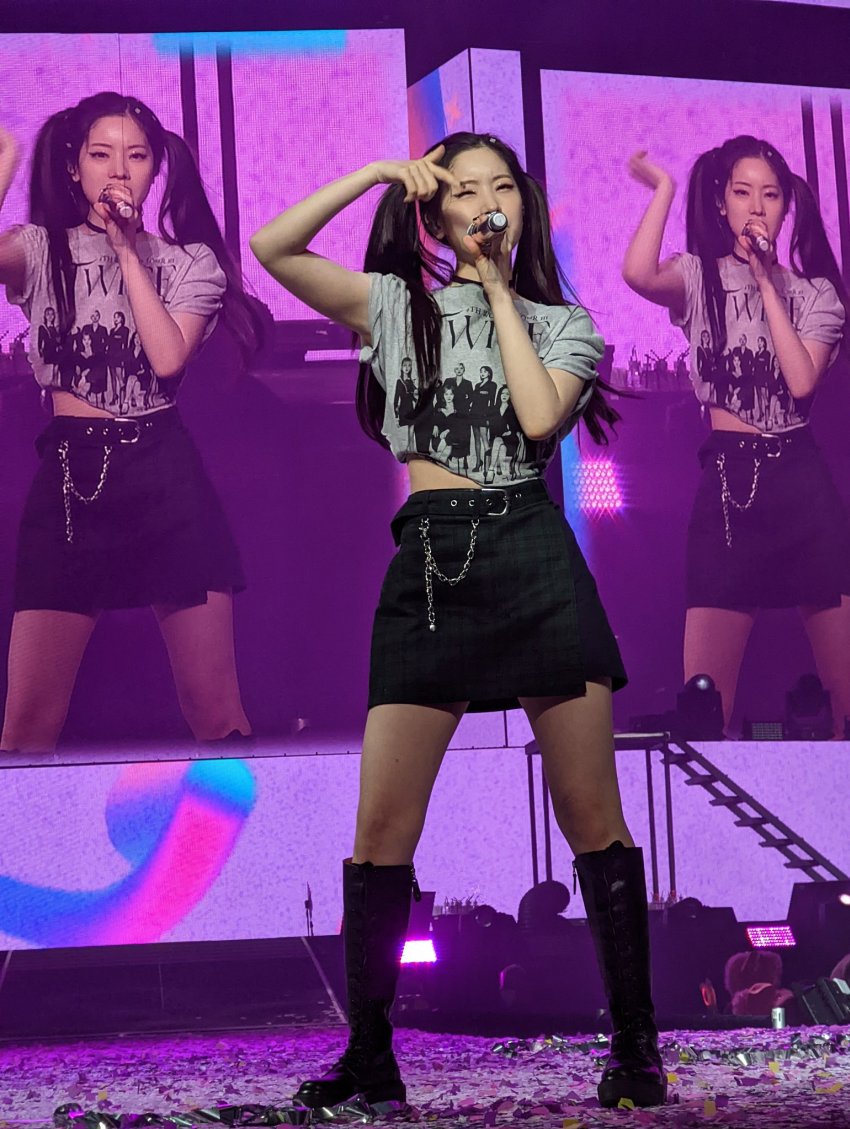Foymina's tweet photo. #TWICE #트와이스 #DAHYUN #다현
#TWICE4THWORLDTOUR ‘Ⅲ’ OFFICIAL MERCHANDISE
UNISEX T-SHIRT
#PosterGrl
DORM CORE PLAID MINI SKIRT
https://t.co/EY2Z5WE52r https://t.co/FcLevXAktl