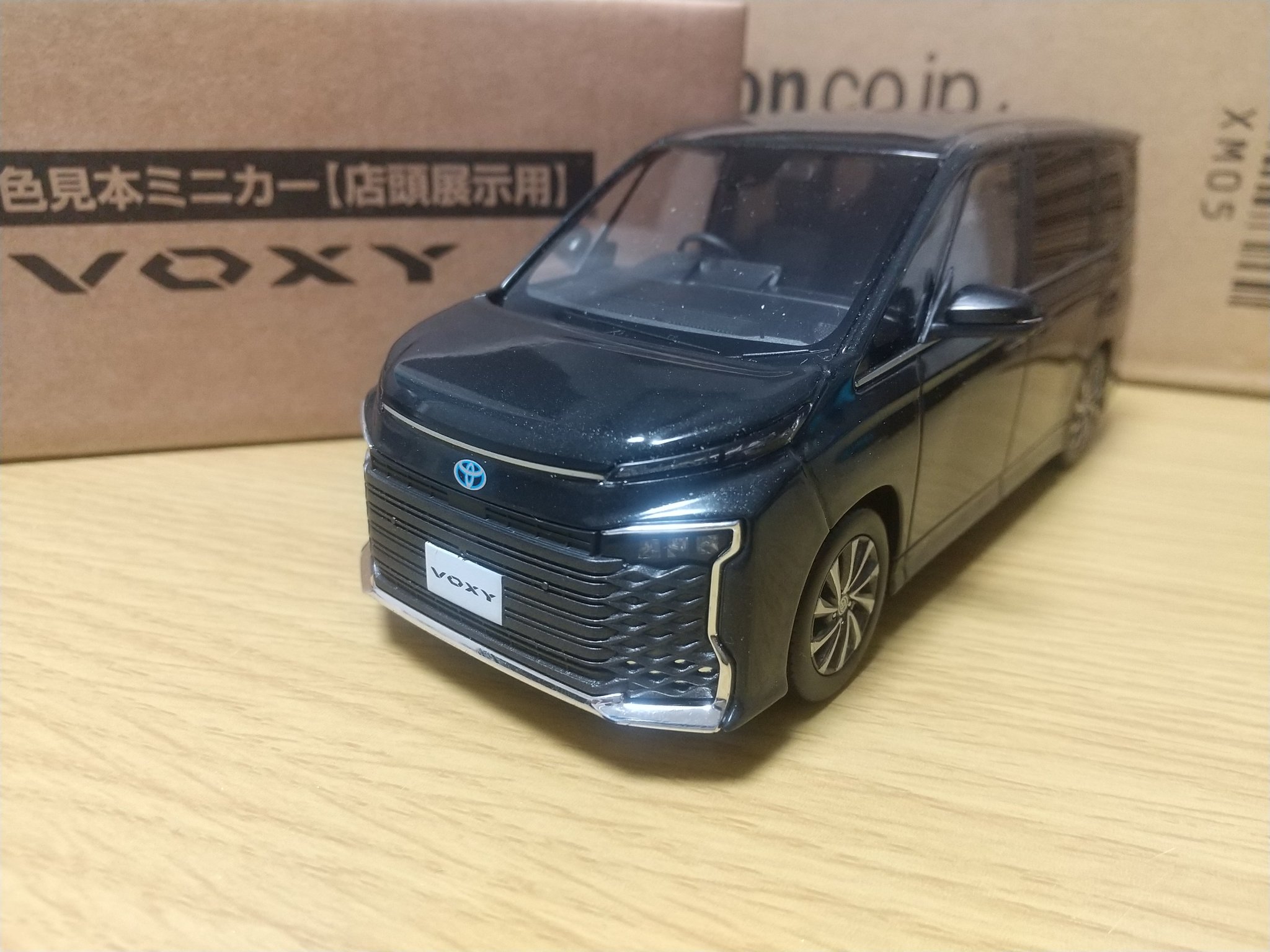 売切り特価 トヨタ 新型ヴォクシー ミニカー カラーサンプル