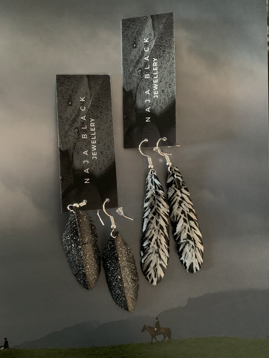 librarymini's tweet photo. @BikeHenderson @biketeatatu @BikeAKL repurposing inner tubes! Find me on IG as @naja_black and FB as najablackjewellery. Most proceeds go to my cats and enormous mortgage. I am soon restocking Art on Tyne, Fantail House and Sanctuary Mountain Maungatautiri. https://t.co/q3DIXEm2WG