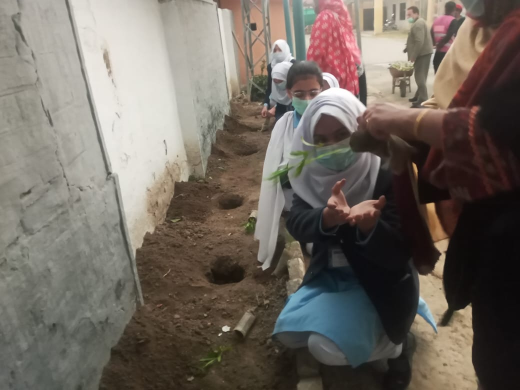 FEWDKPGovt's tweet image. #Springplantation event conducted in PAF Fizia College and Schools By Female CDO ,CDEGAD Directorate Ms.Fatima (FCDO) on 17th Feburary 2022  .  20 No. Of Plants planted by the students and  plants were  distributed among the students and teachers.
#PlantForPakistan
#KPForest