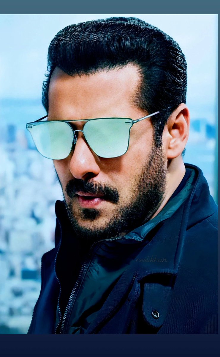 The only actor of his generation to give the top three highest grossing movies of the industry in a single calender year (1999 ) - #HumSaathSaathHain , #BiwiNo1 , #HumDildechukeSanam   . #SalmanKhan literally dominated that year like no actor has ever done in their career 🔥.