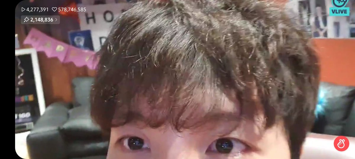 AMERICANOO25's tweet photo. 💜💜💜💜HBD HOBI💜💜💜💜 https://t.co/q9SoFaQHRH