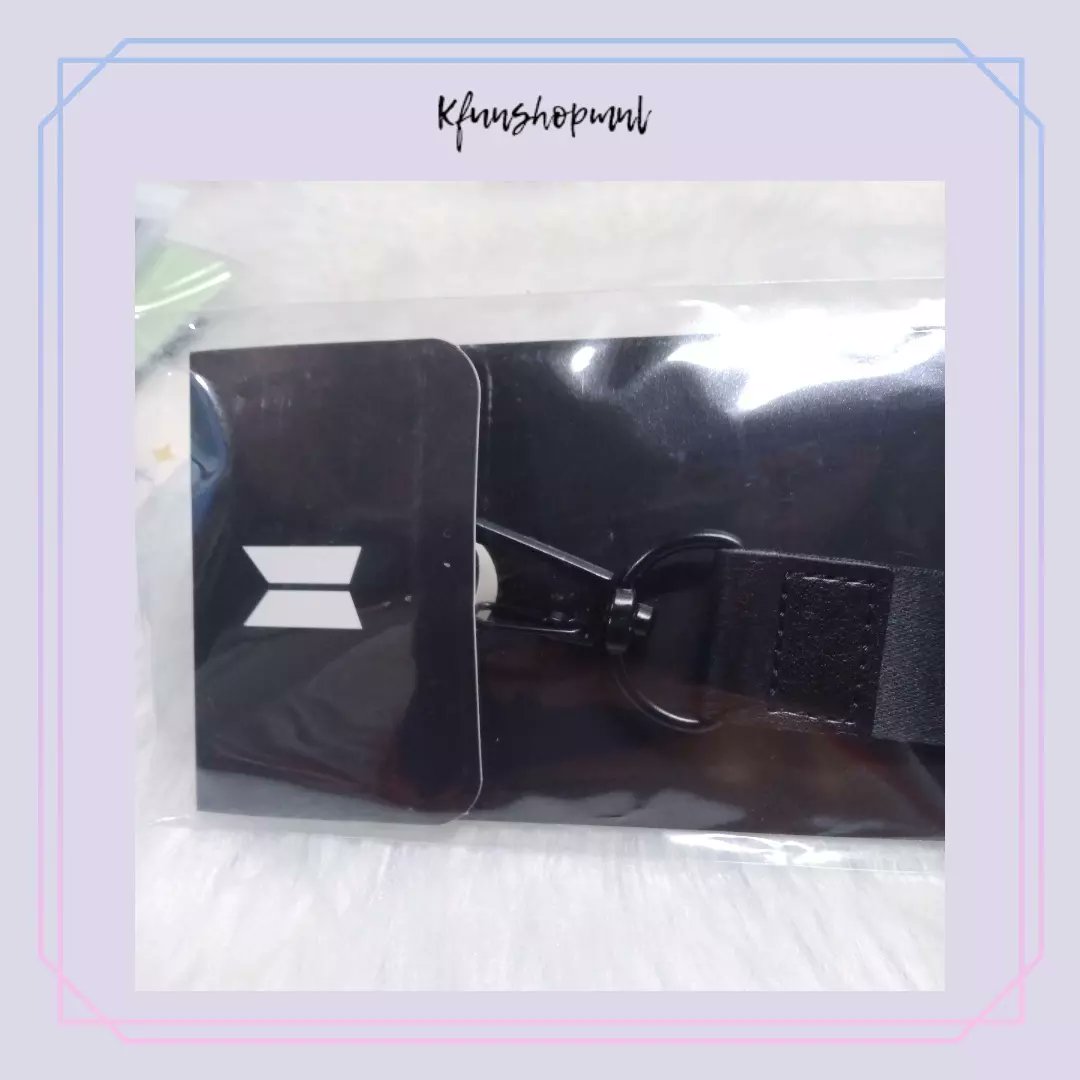 kfunshopmnl's tweet photo. BLACK SWAN KEYRING https://t.co/72fI07HoyN