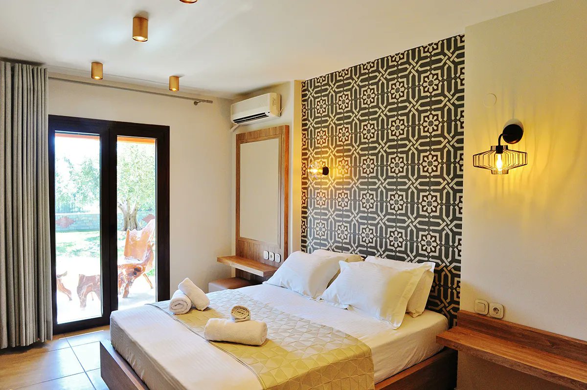 SundayResort tweet picture