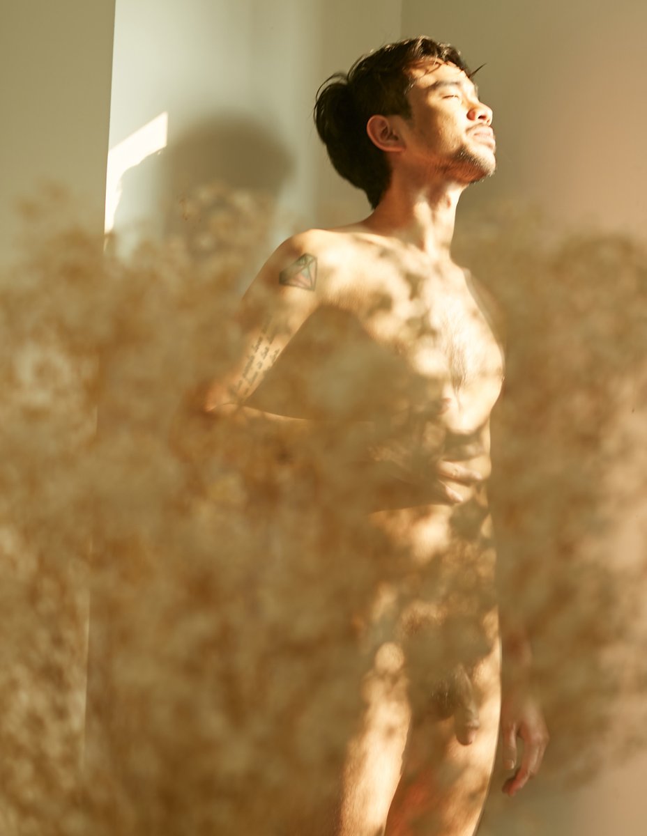 Urman Issue 05 + Video
ว่าด้วยเรื่องของหนุ่มมาดเซอร์หน้าใสกับกิจกรรมในวัน Work from home ที่แอบอู้งานมาแก้เครียดไวรัสโอมิครอนด้วยการเล่นสนุกกับตัวเองจน

โหลดเลย >> bit.ly/3JEQk8y
ไม่มีบัตรเครดิต สั่งซื้อได้ที่ >> bit.ly/2EDpMVP