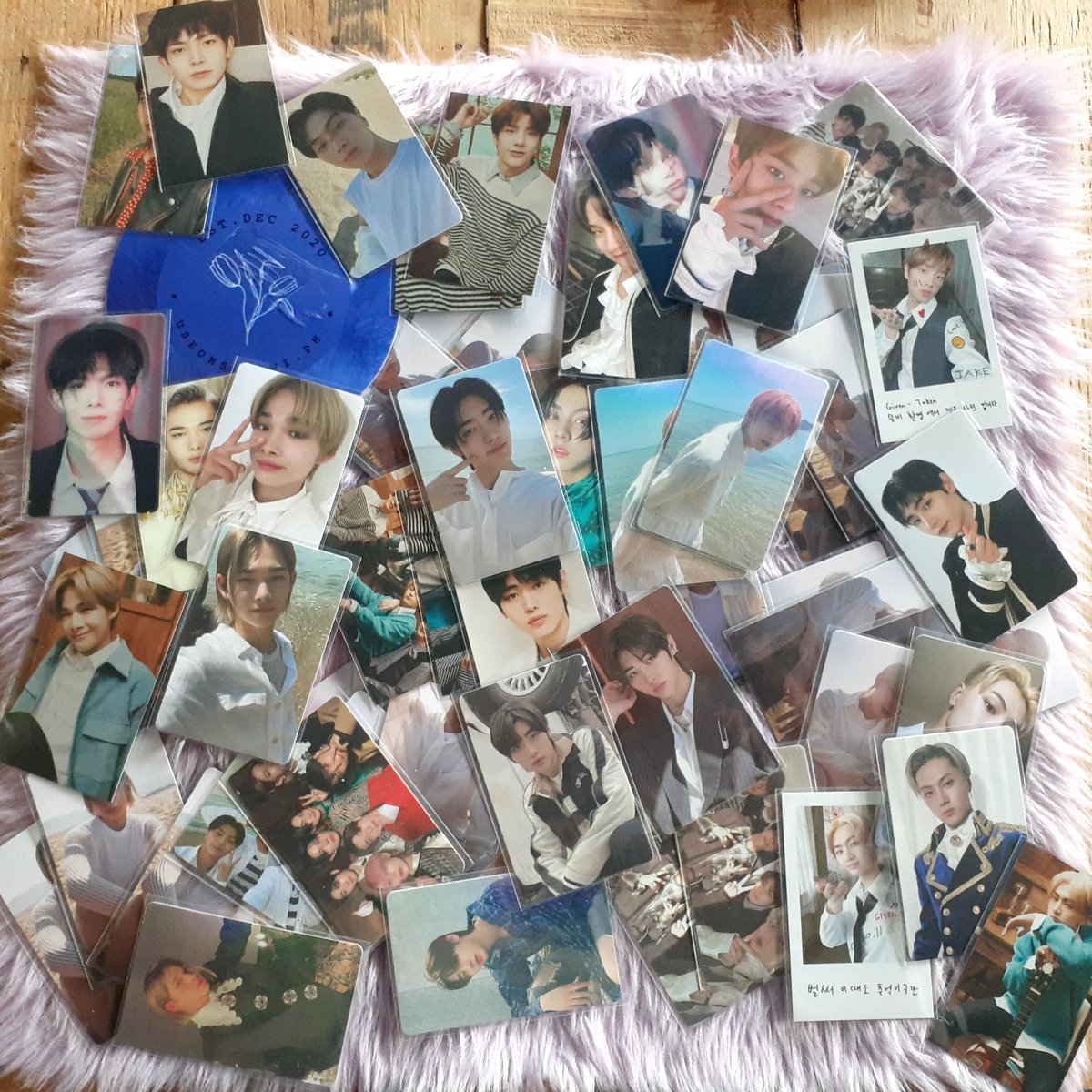 UseonSun_ph's tweet photo. WTS | LFB #UseonOnhand
IC INTERESTED CHECK
𓂅 quitting sale wts ENHYPEN PC
B:DO PC B:C PC D:D PC TC PC
notes:
⤷ strictly sold as set with albums (but can look for kahati)
⤷ can ship different address
Kindly comment your prio pc to look kahati help rt to spread https://t.co/EwBWCcgHOT